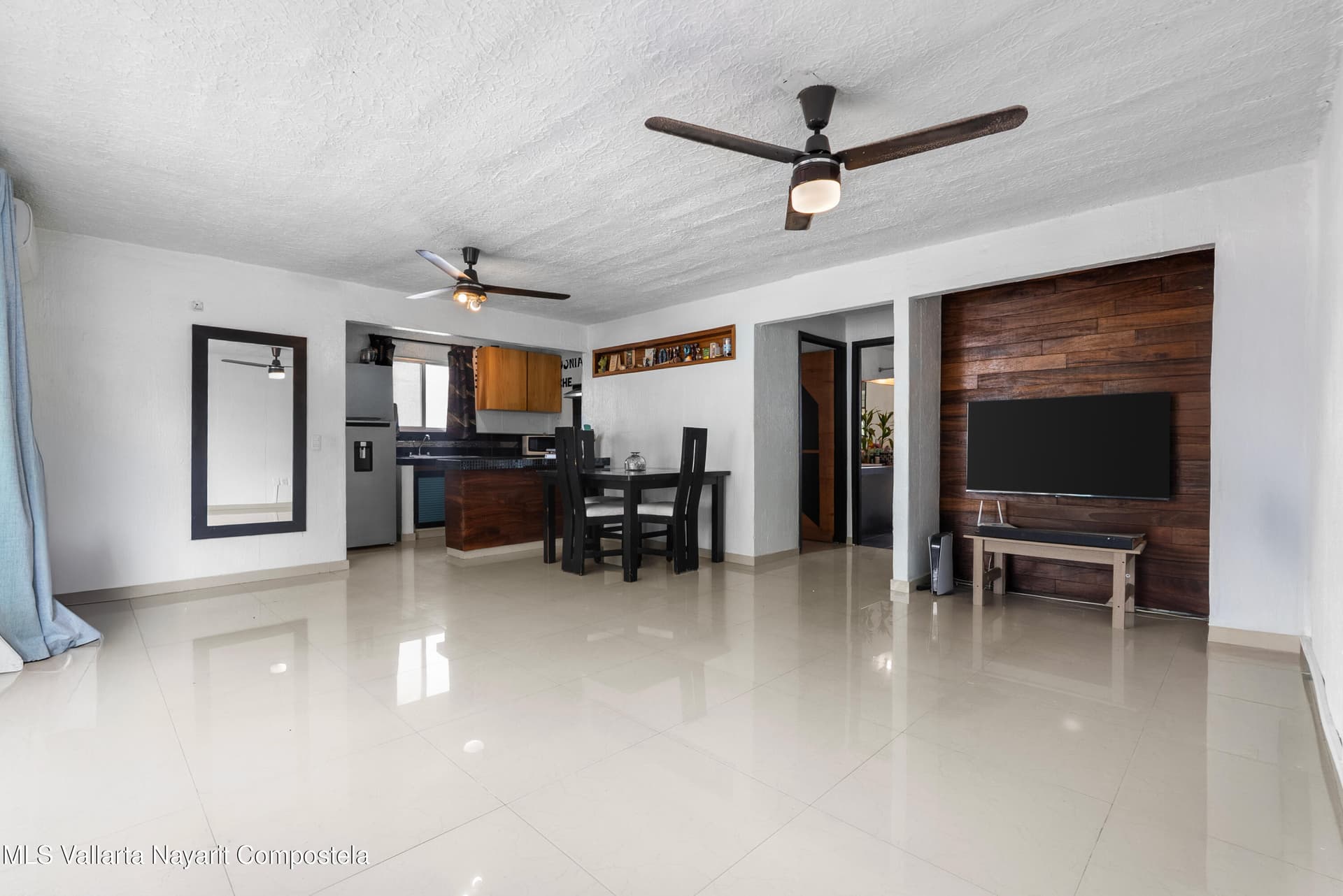 140 Prisciliano Sanchez Av 6