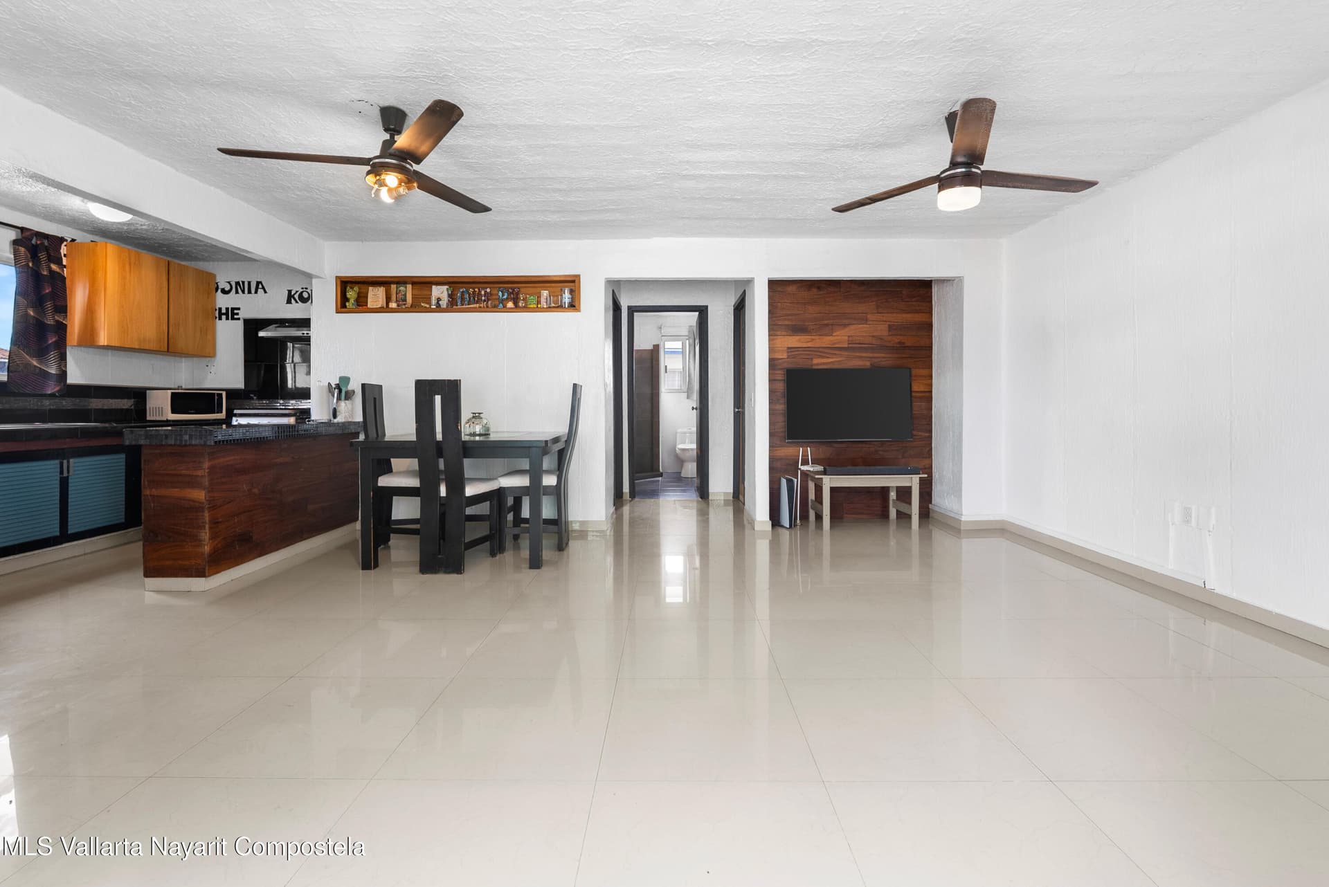140 Prisciliano Sanchez Av 7