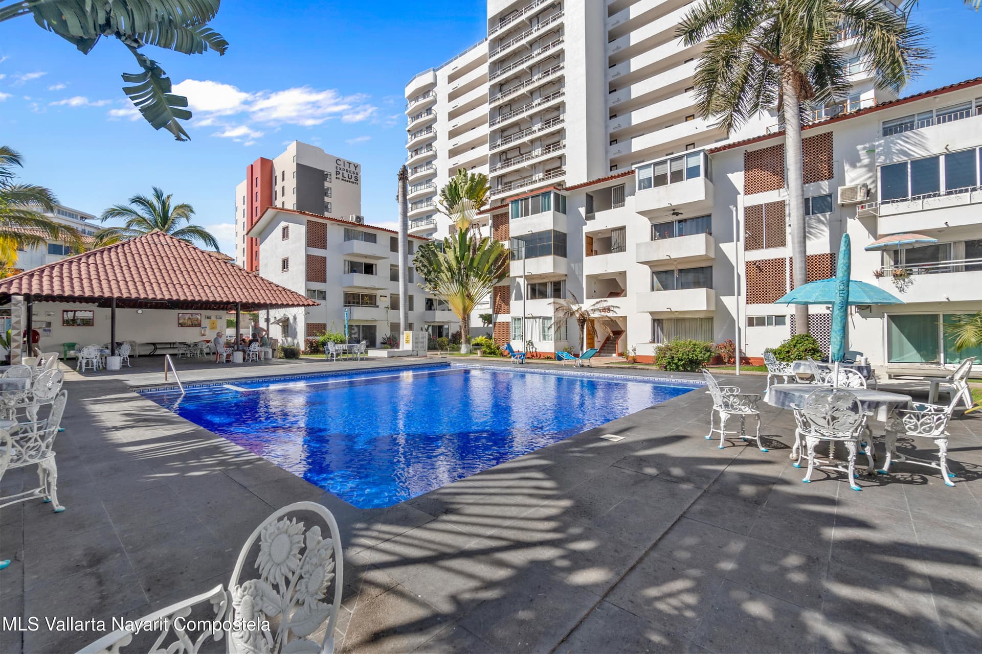 140 Prisciliano Sanchez Av 27