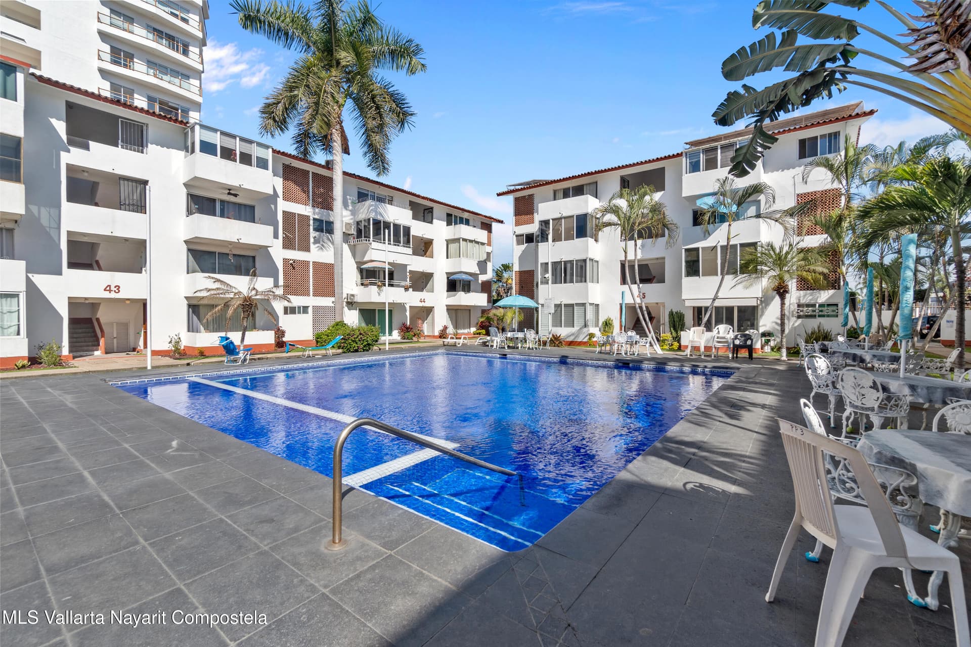 140 Prisciliano Sanchez Av 35