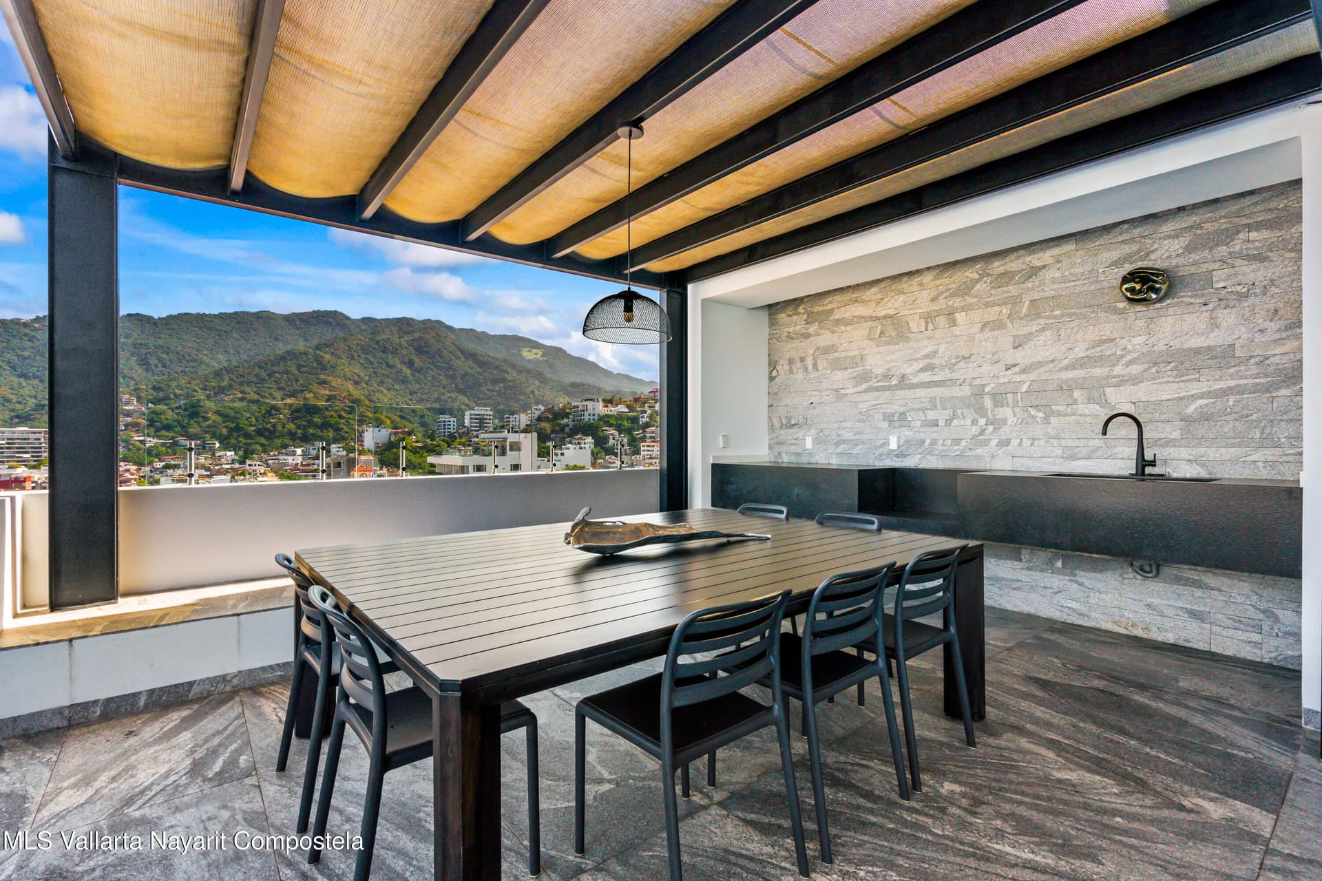 Condo 17