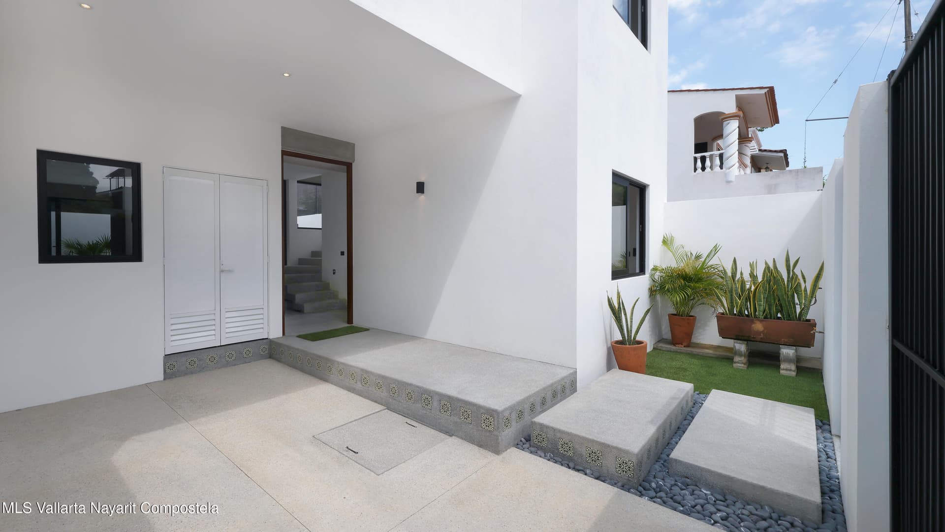 303 Paseo del Salmon 3