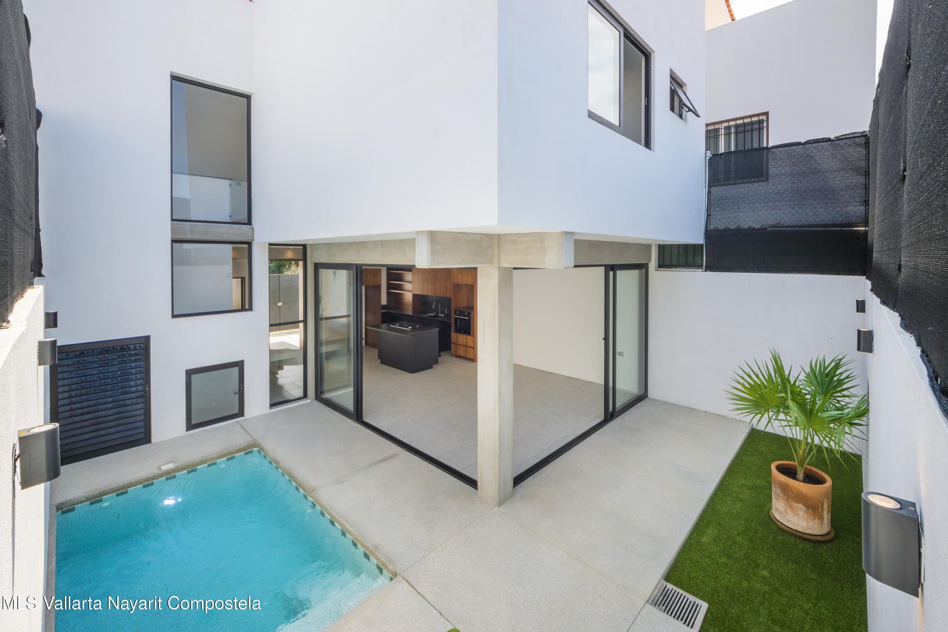 303 Paseo del Salmon 9