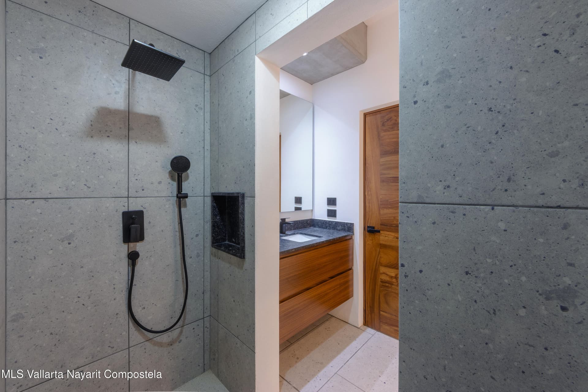 303 Paseo del Salmon 13