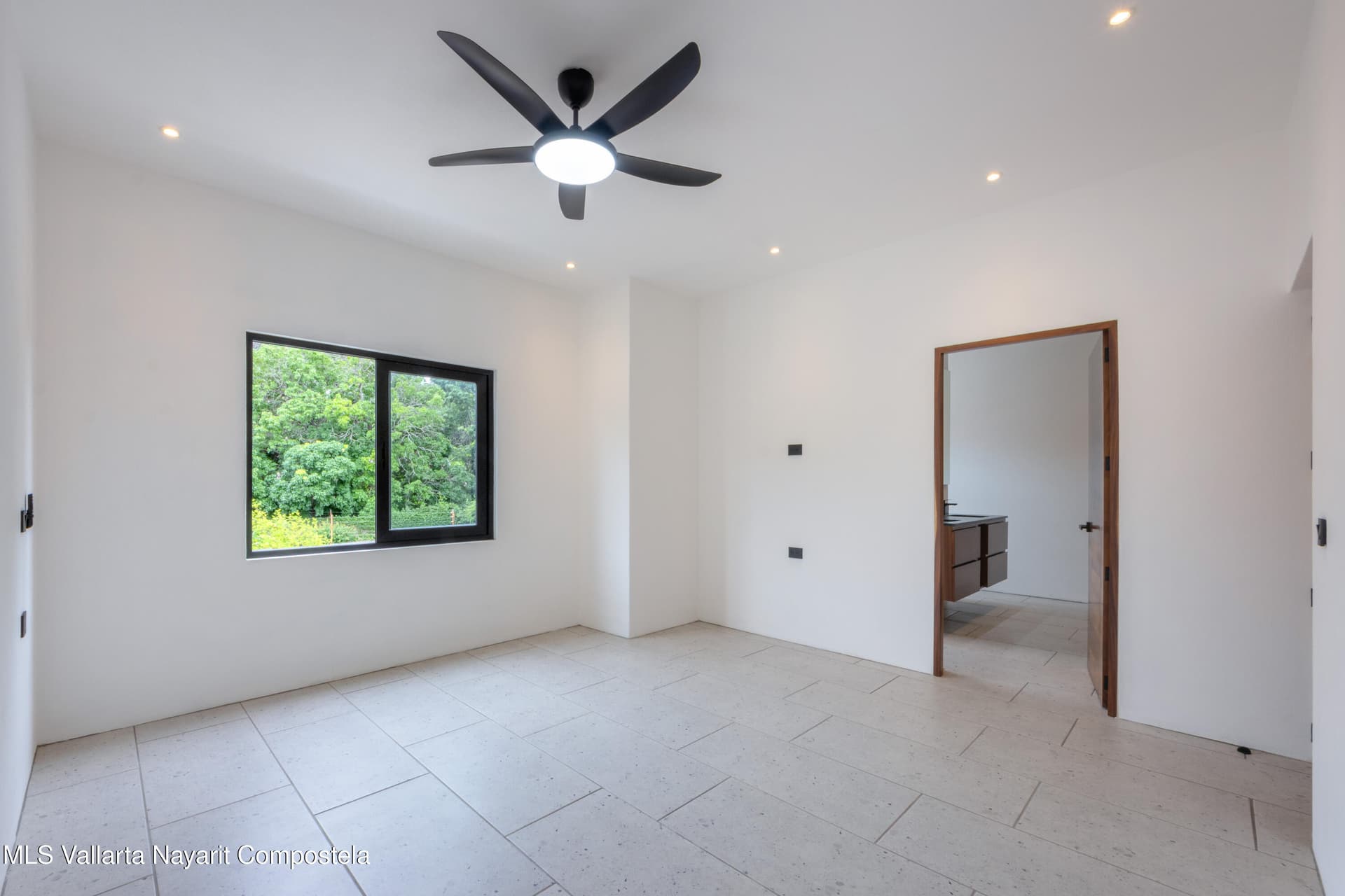 303 Paseo del Salmon 17