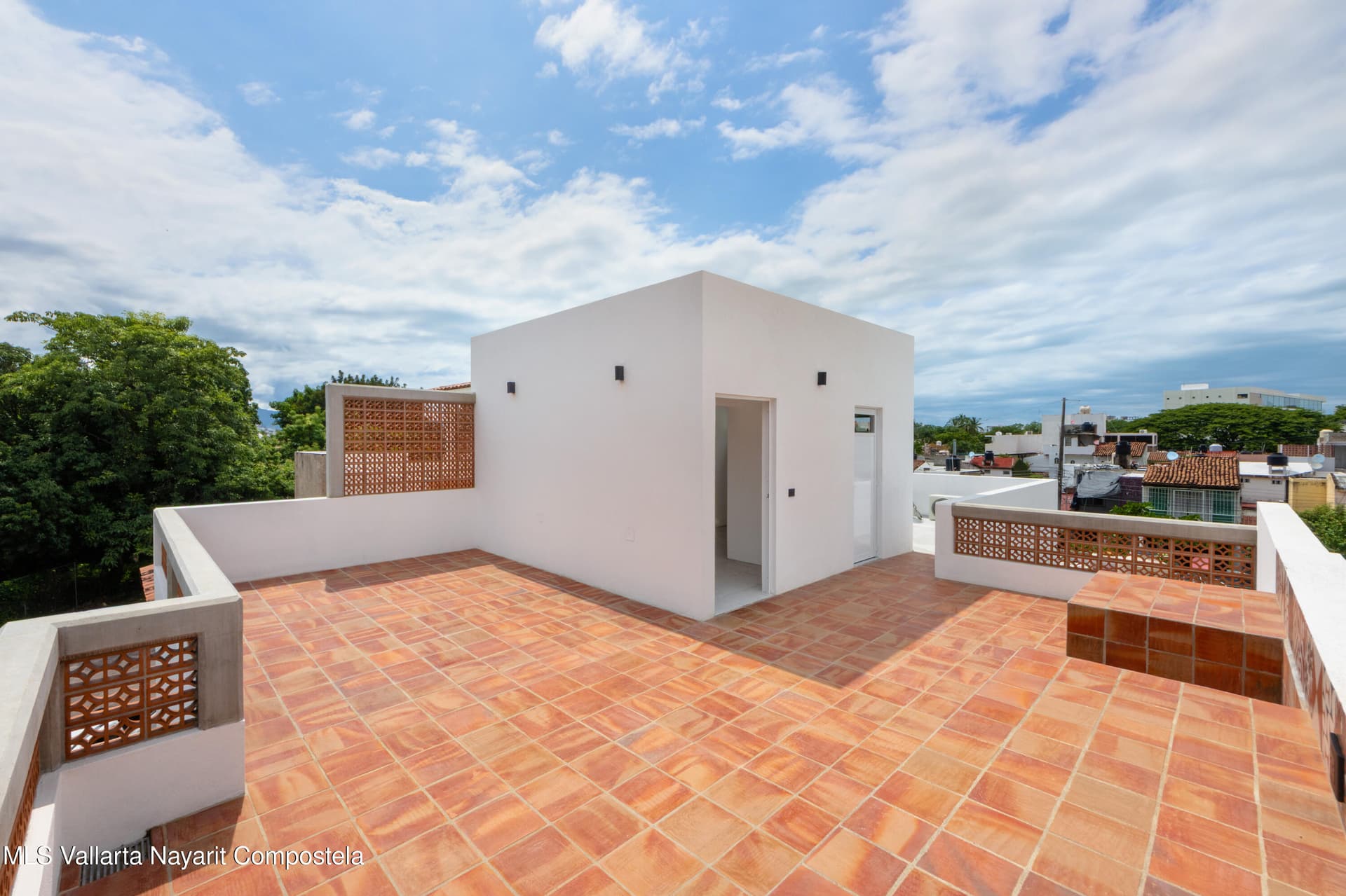 303 Paseo del Salmon 28