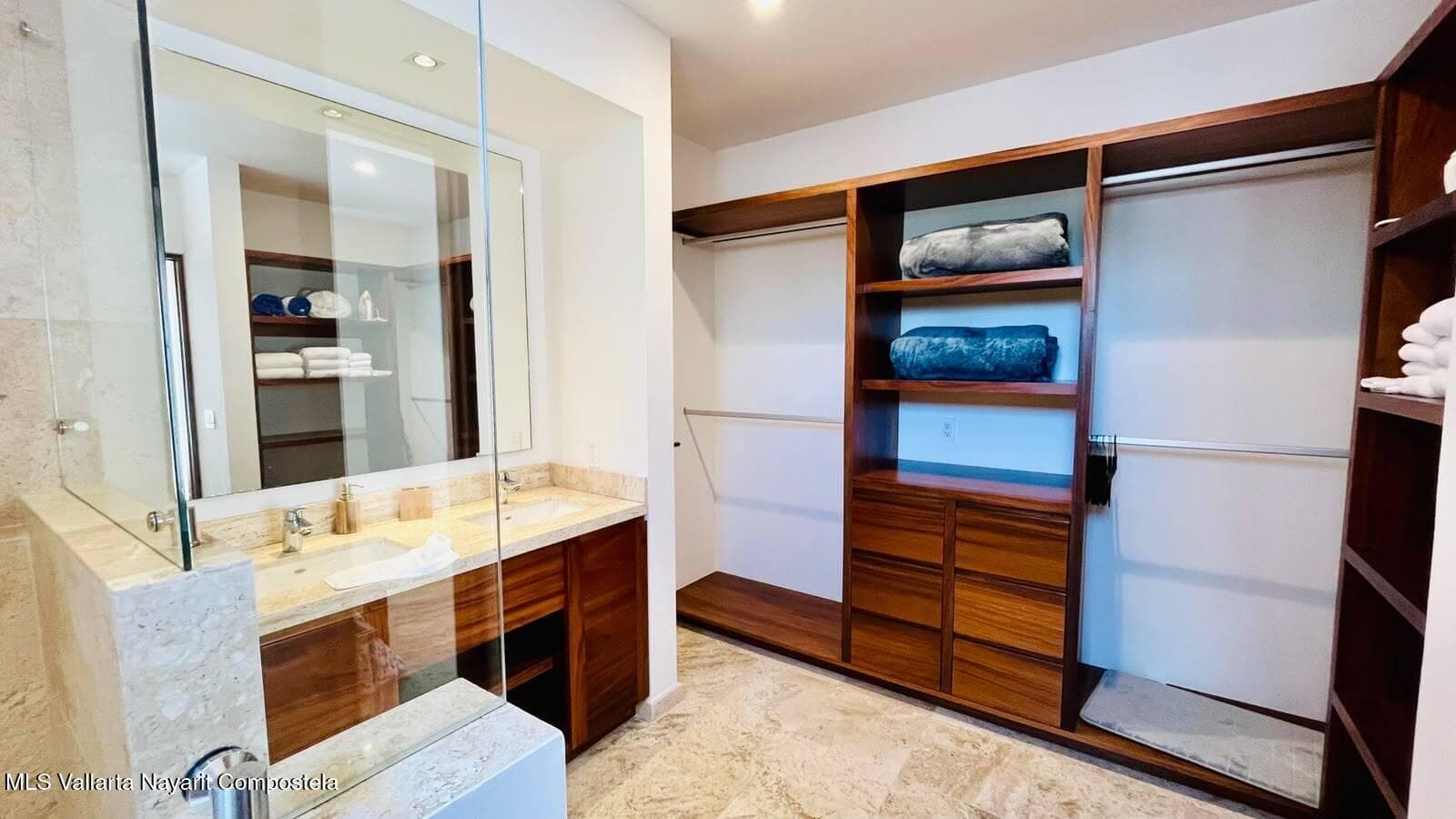 Siete Uno Residencial 15