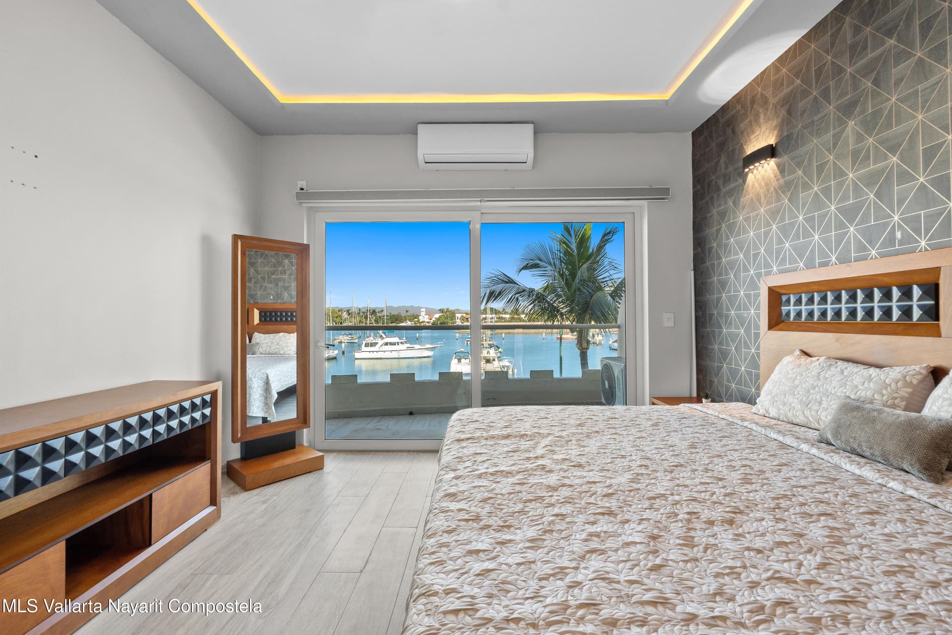 Marina Suites 15