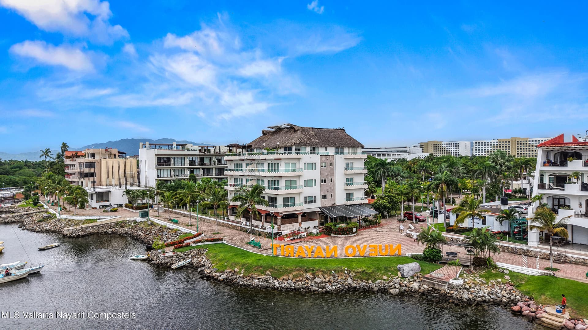Marina Suites 32