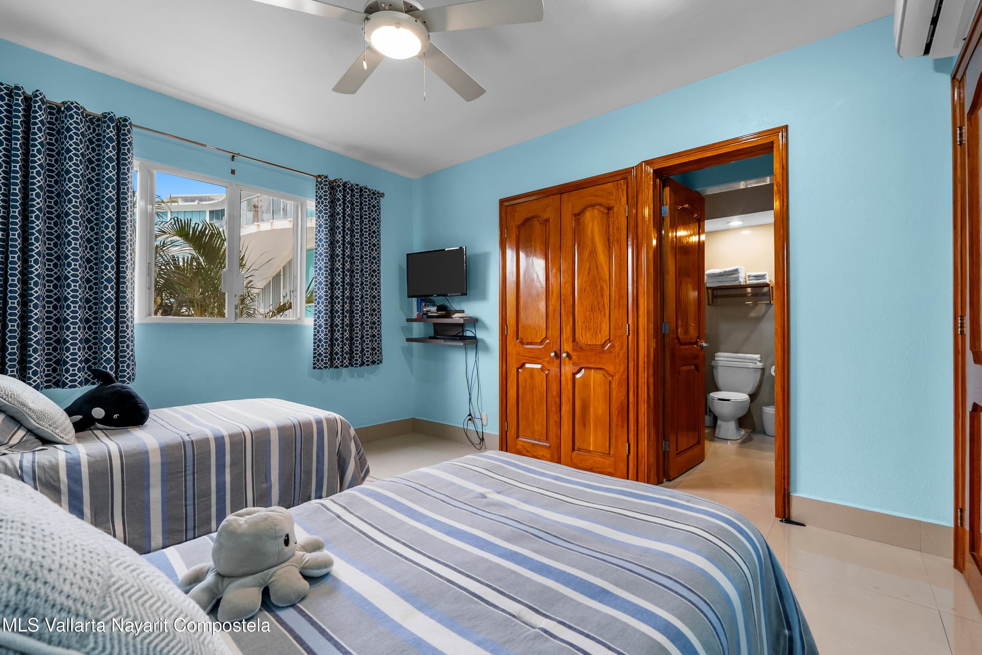 A201 BLVD COSTERO 24