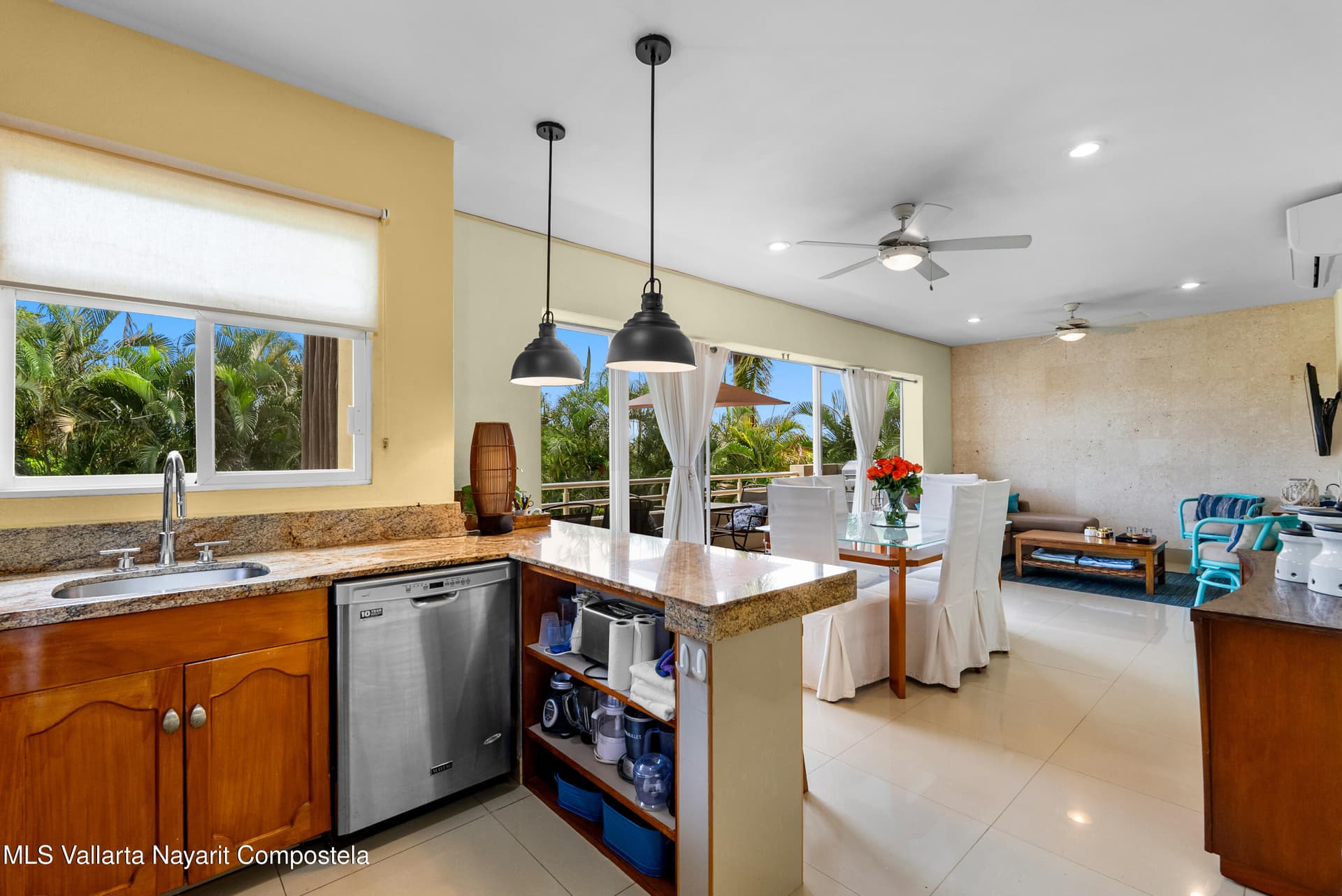 A201 BLVD COSTERO 16