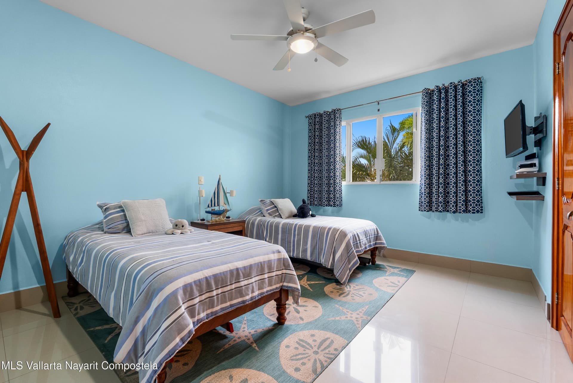 A201 BLVD COSTERO 23