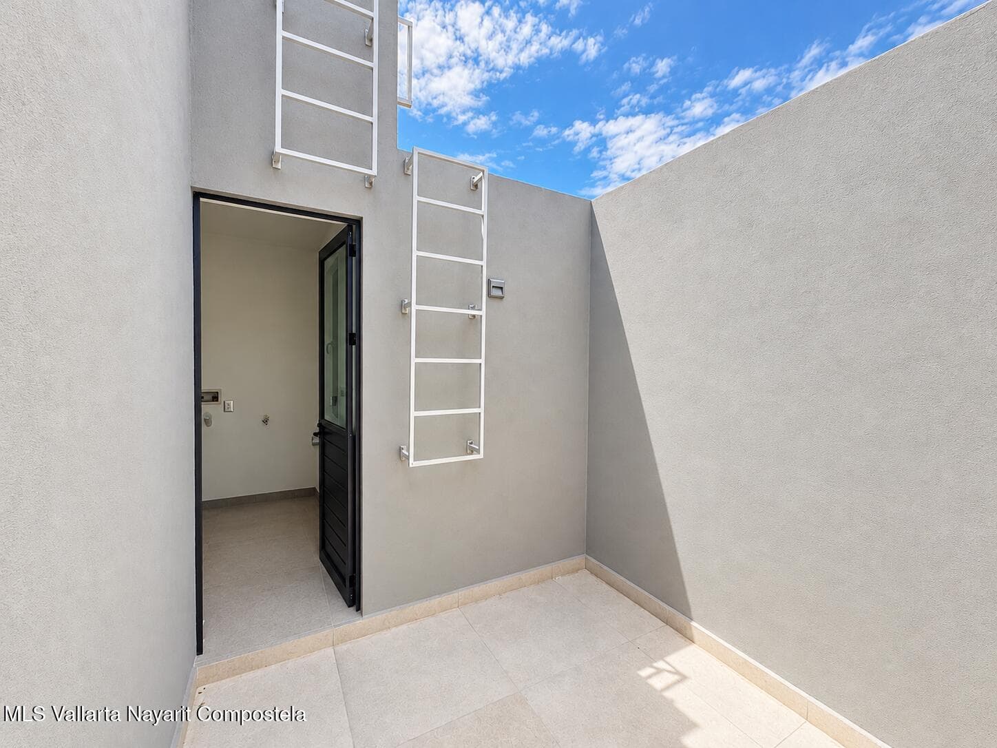 Los Tigres 24