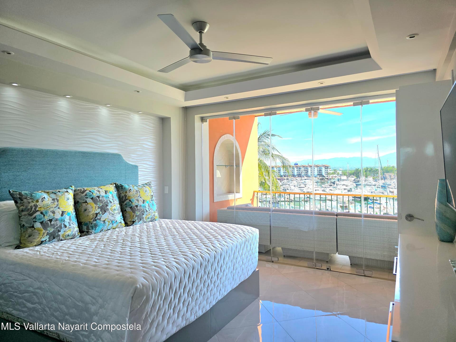 Puesta Del Sol - Marina 20