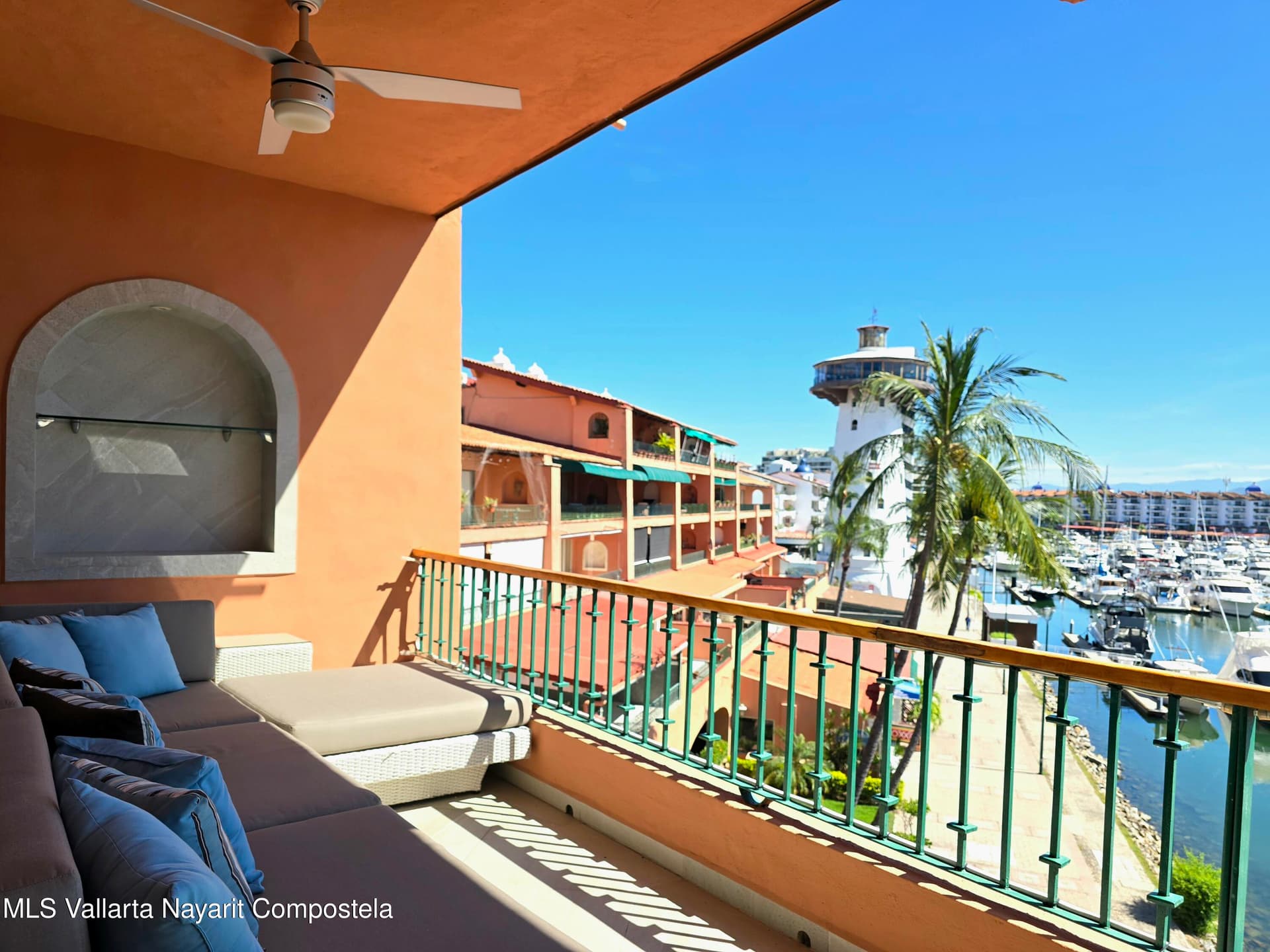 Puesta Del Sol - Marina 25