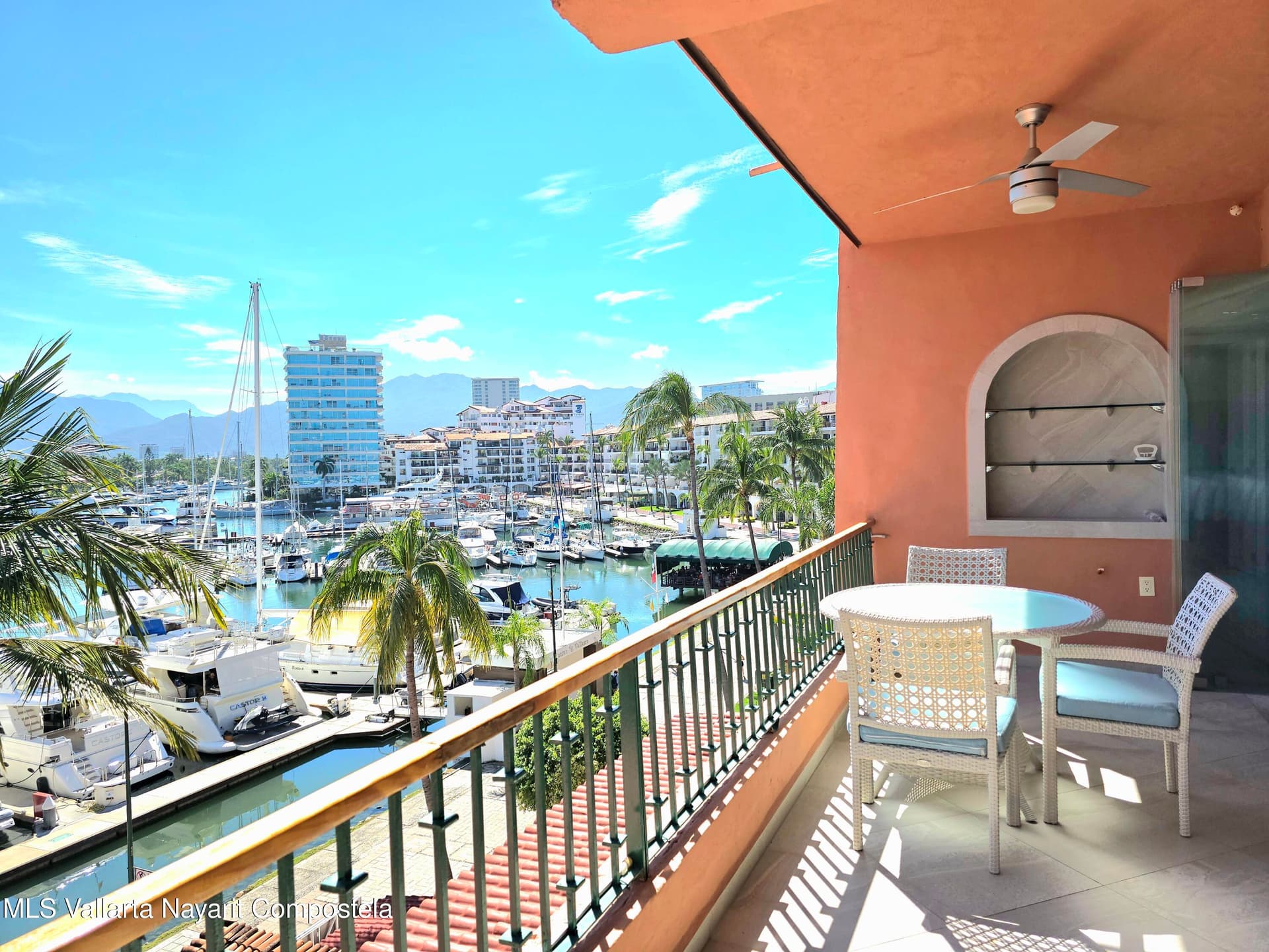 Puesta Del Sol - Marina 26