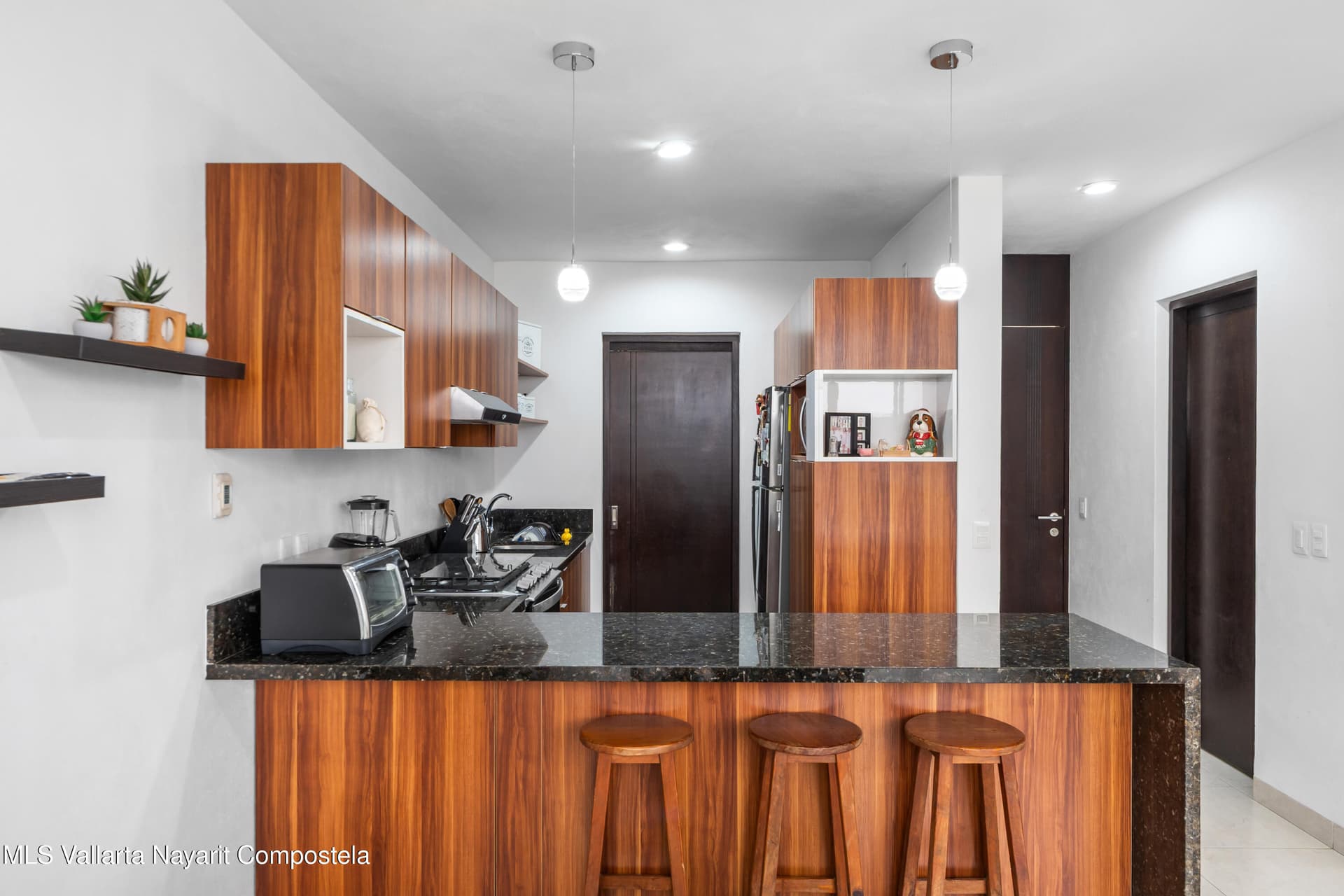317 Avenida Federacion 3