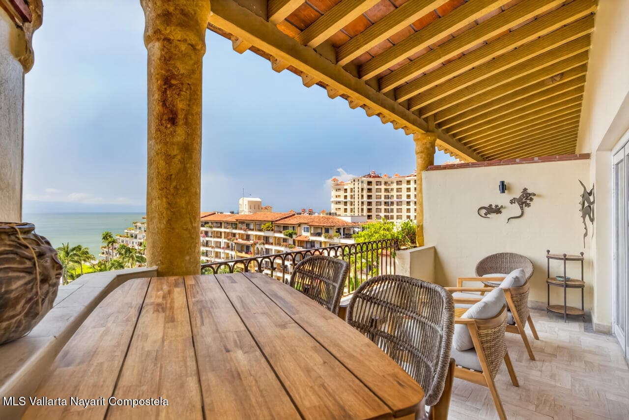 Velas Vallarta 5