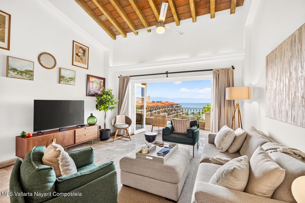 Velas Vallarta 10