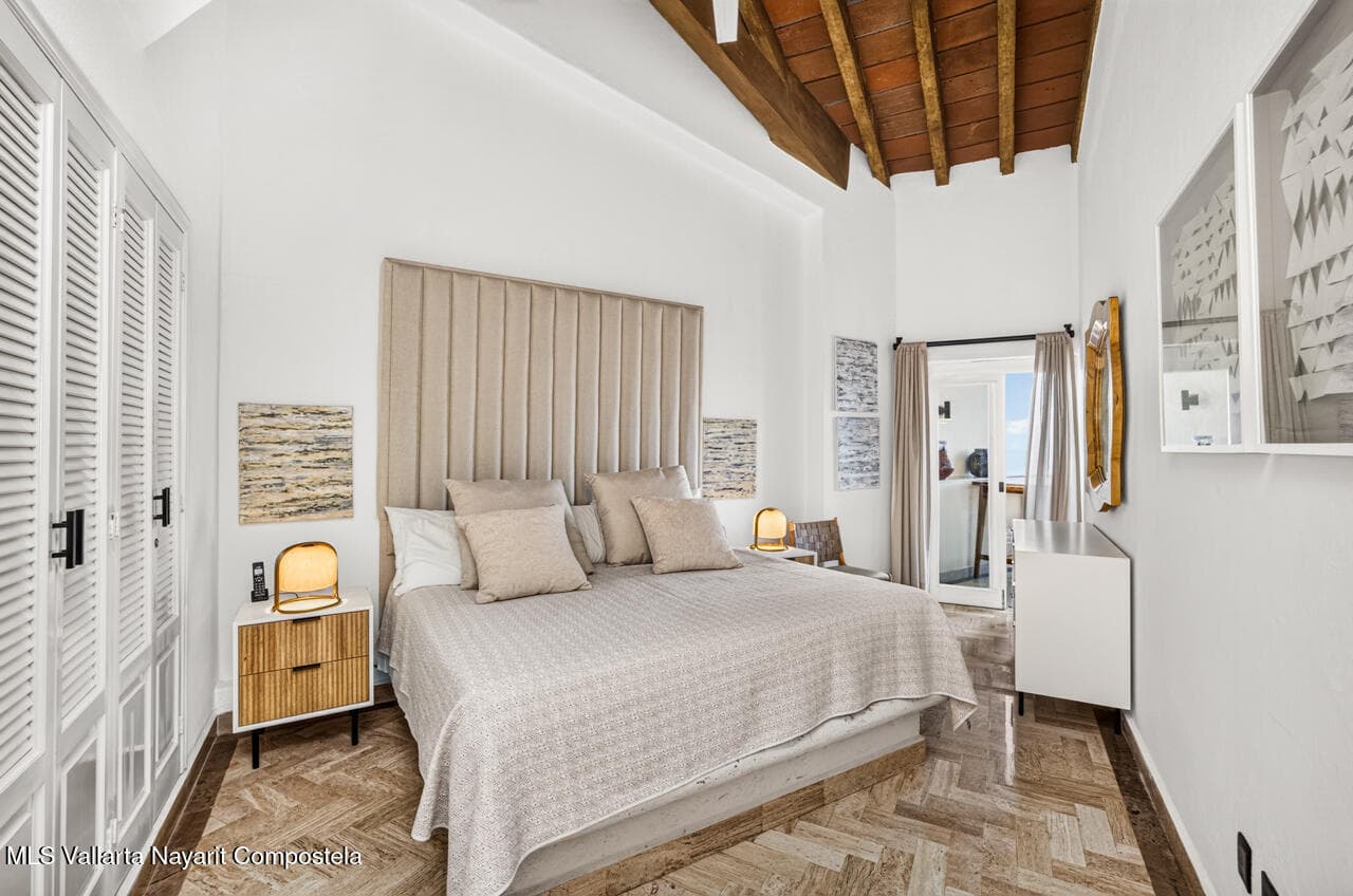 Velas Vallarta 17
