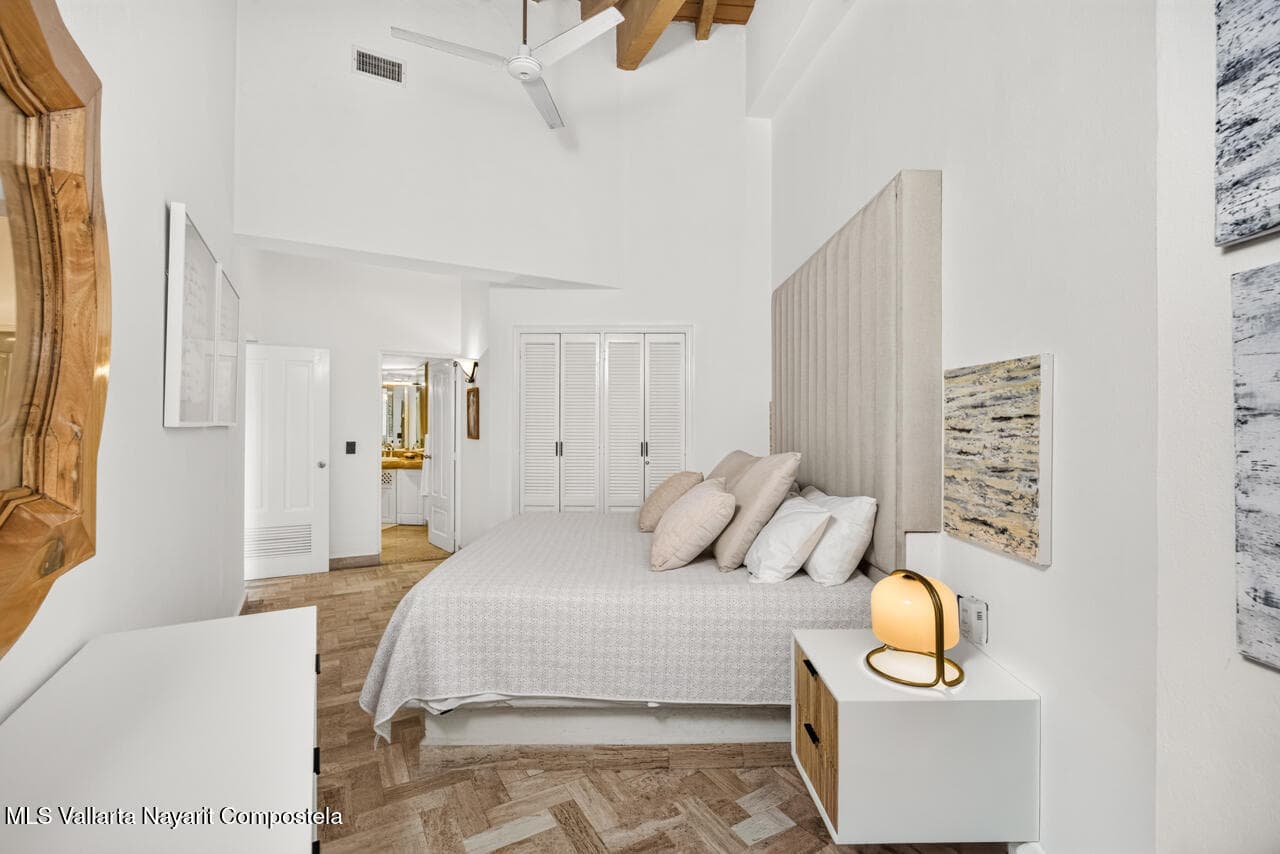 Velas Vallarta 19