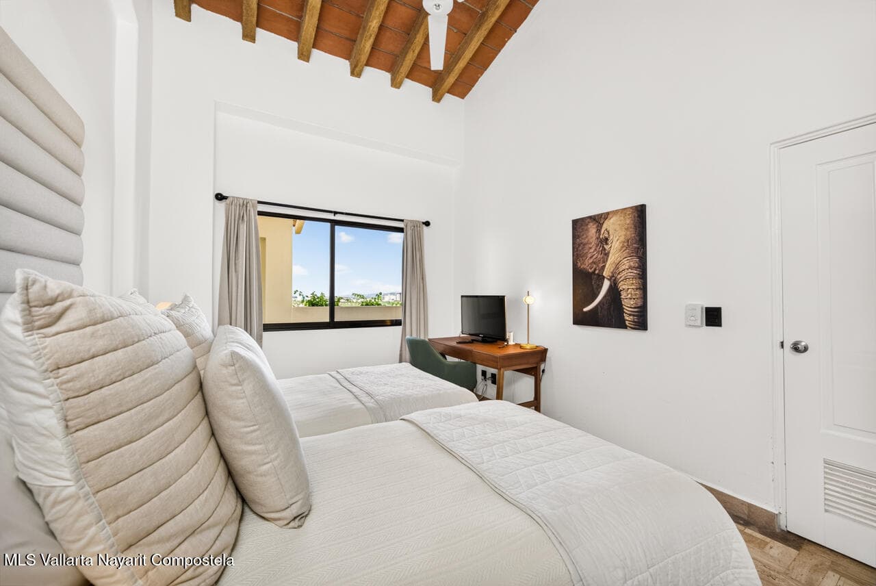 Velas Vallarta 28