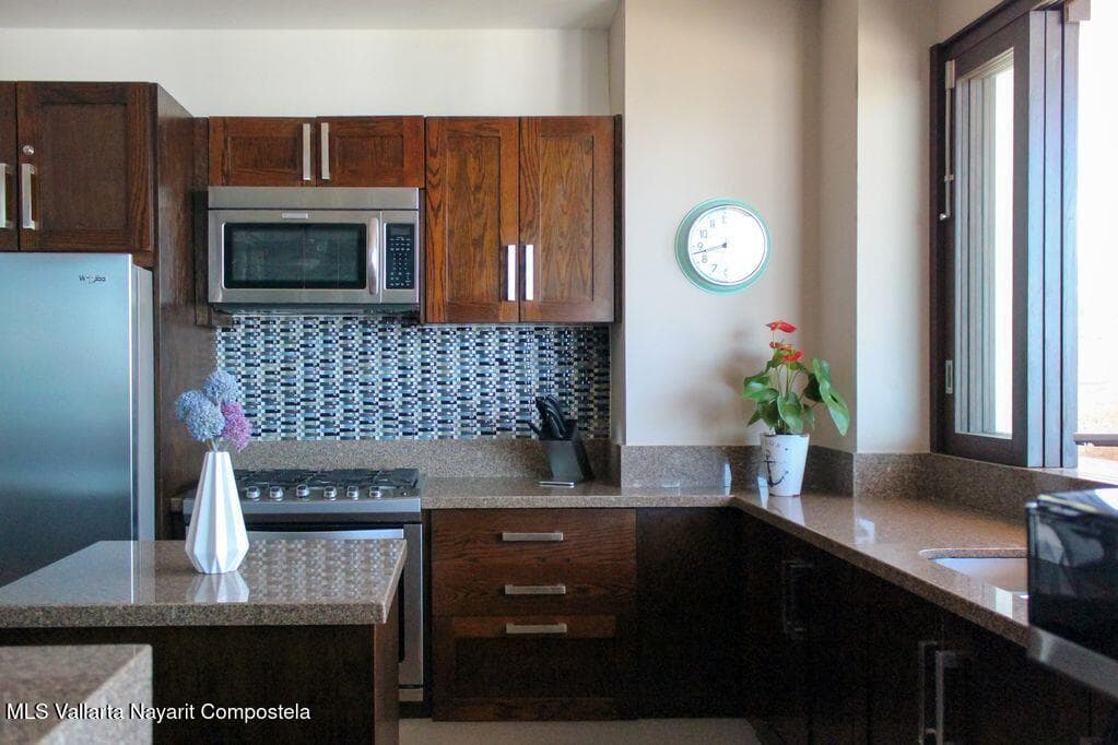 Residences by Pinnacle 18