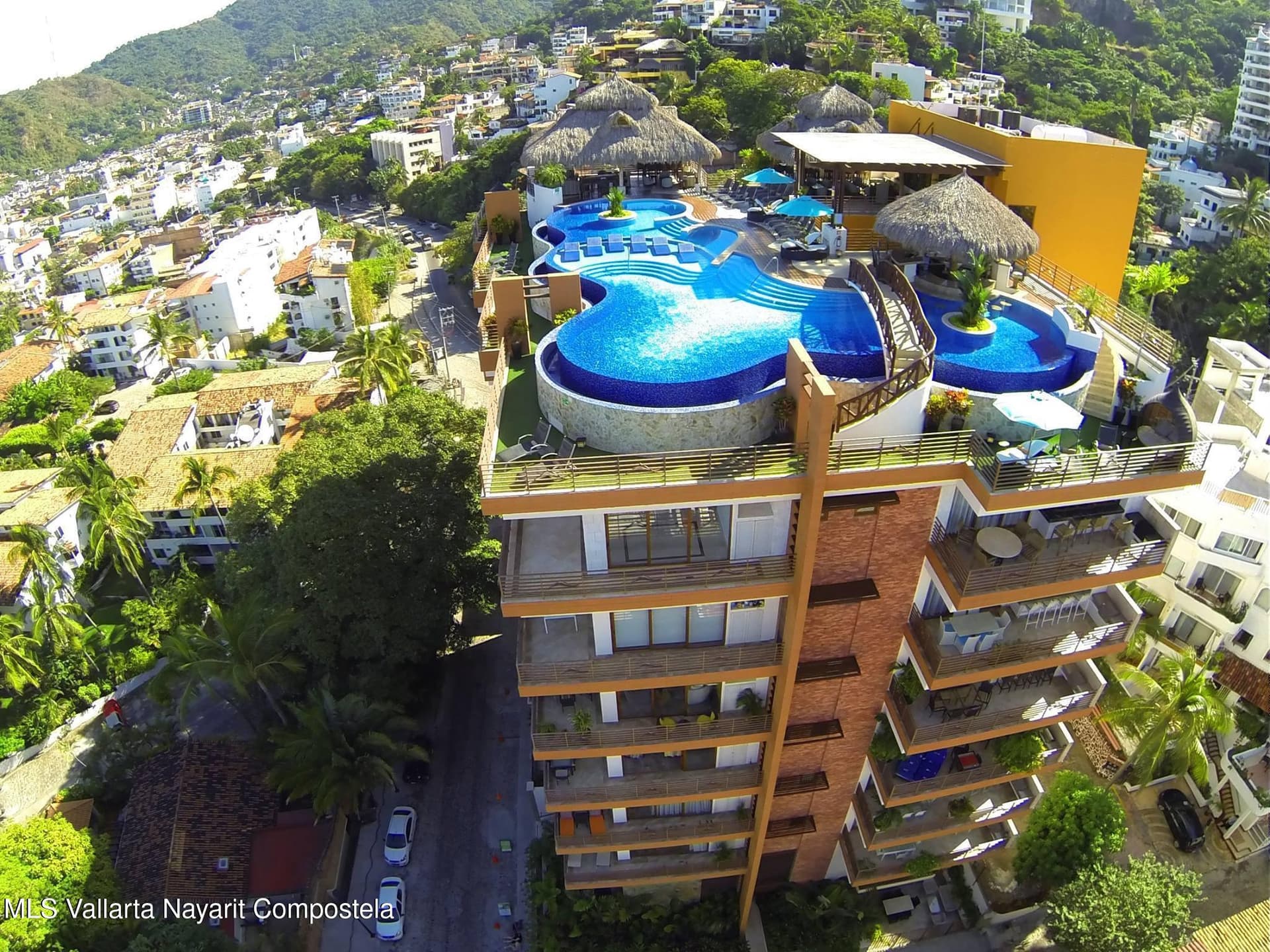 Residences by Pinnacle 21