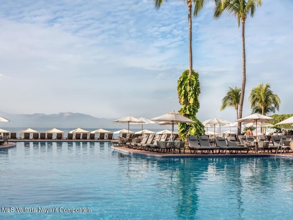 Velas Vallarta 33