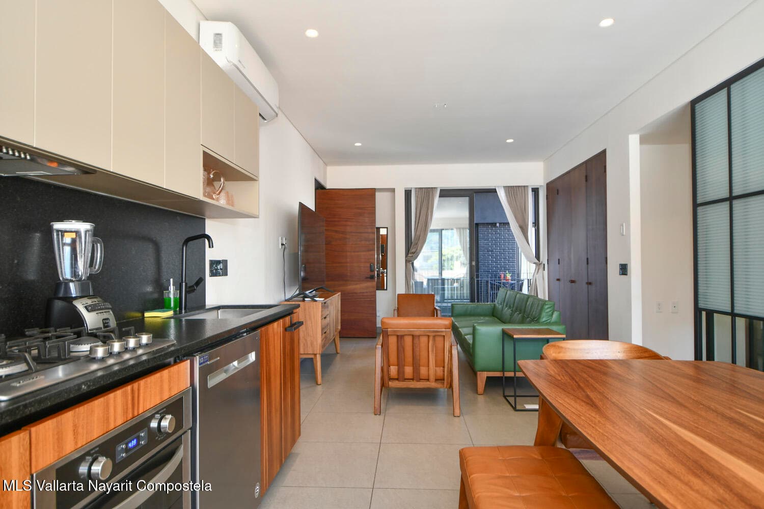 The Colonial 4