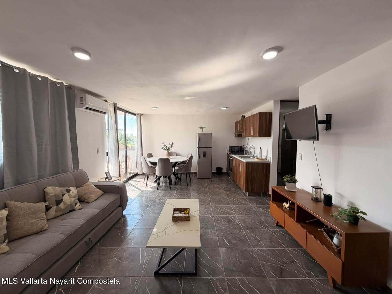 604 Avenida Federacion 8