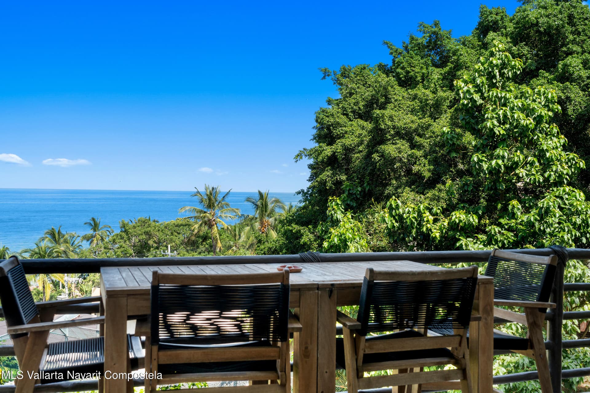 132 Ave del Palmar