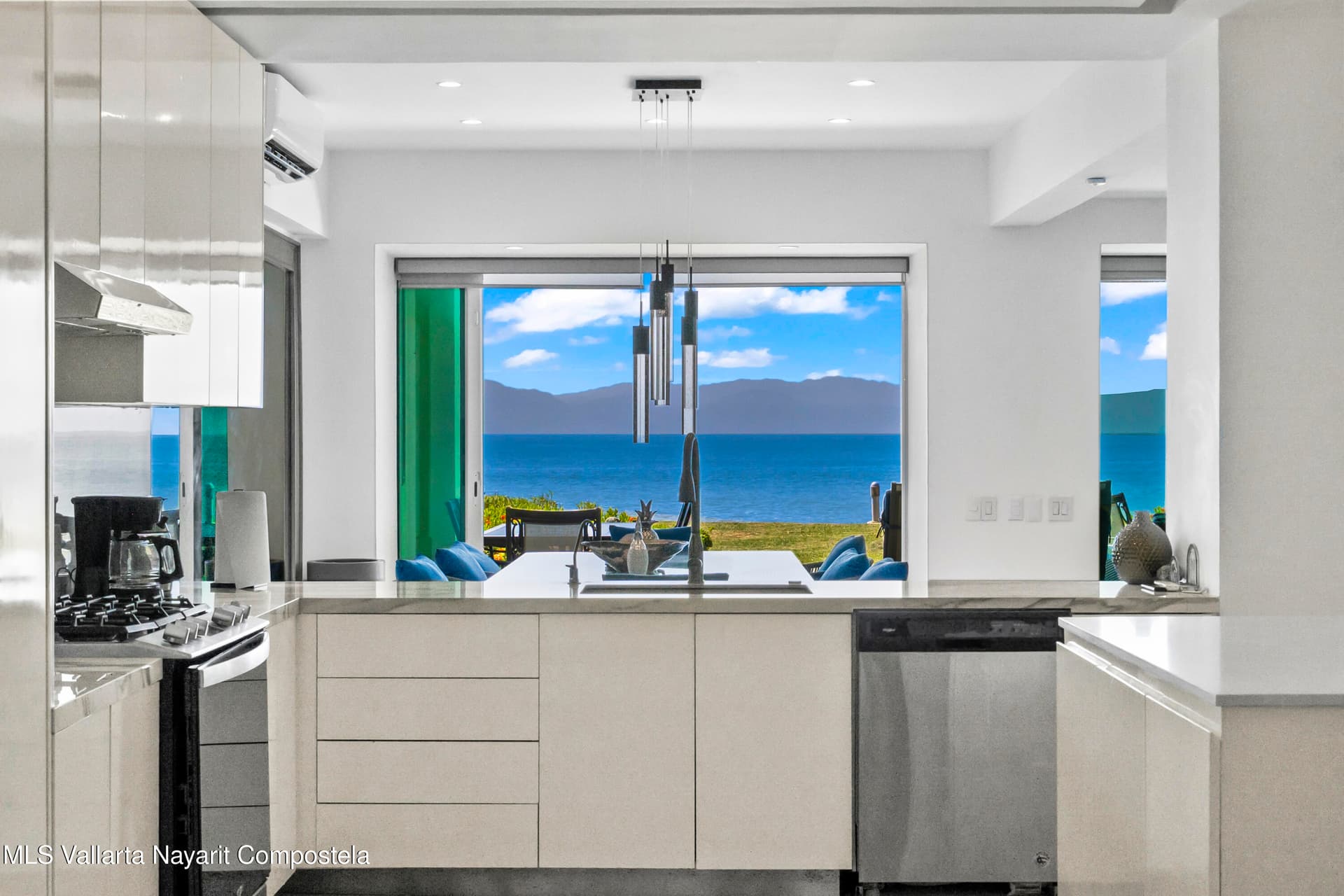 Bay View Grand 4