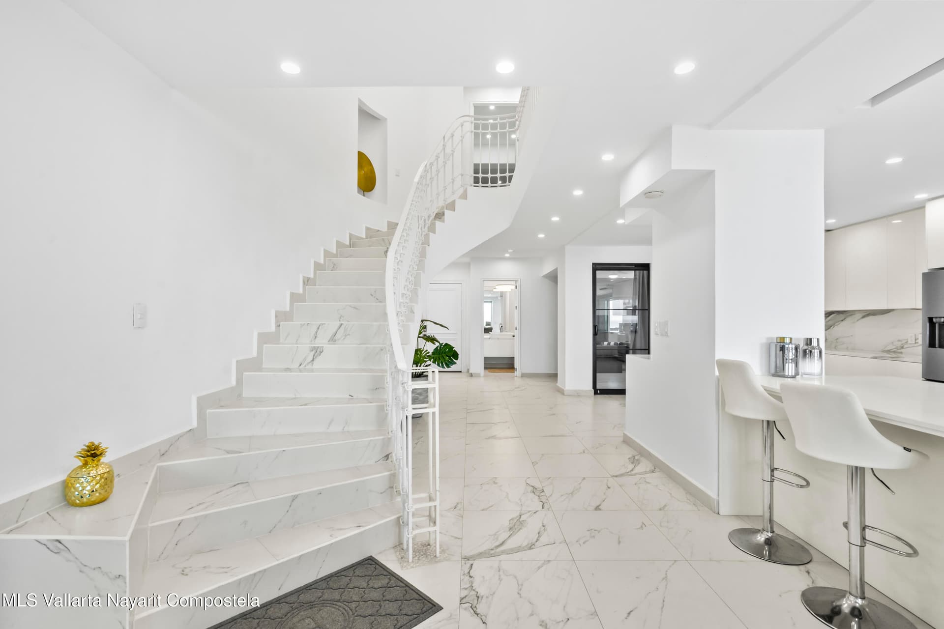 Bay View Grand 24