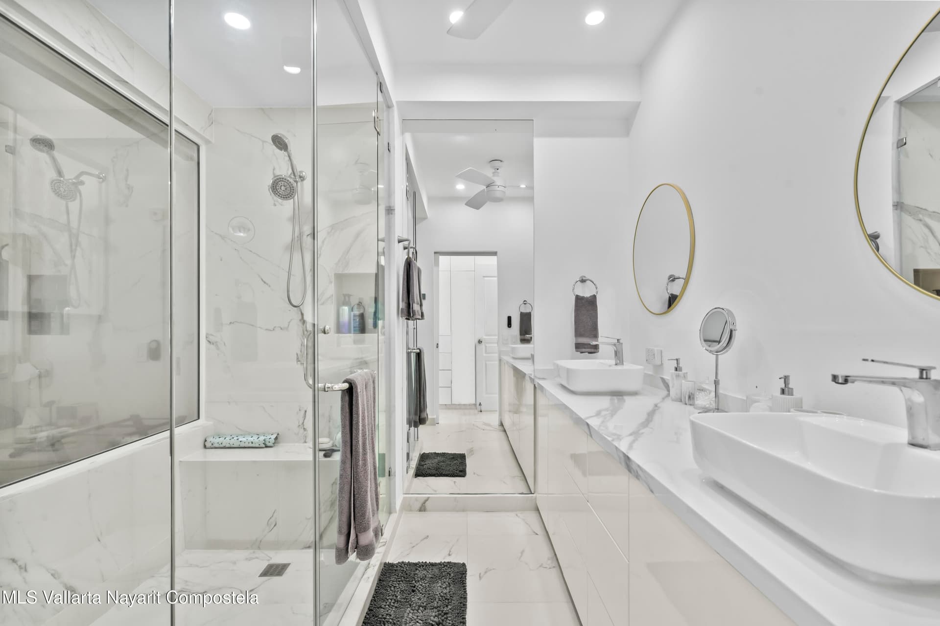 Bay View Grand 22