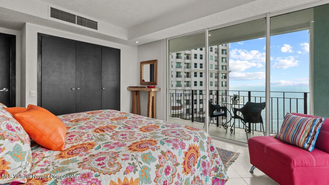 Grand Venetian 3
