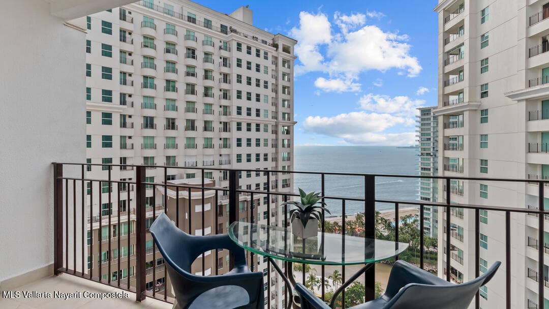 Grand Venetian 4