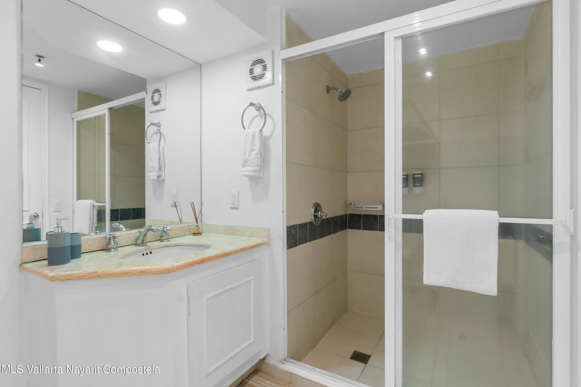 Bay View Grand 23