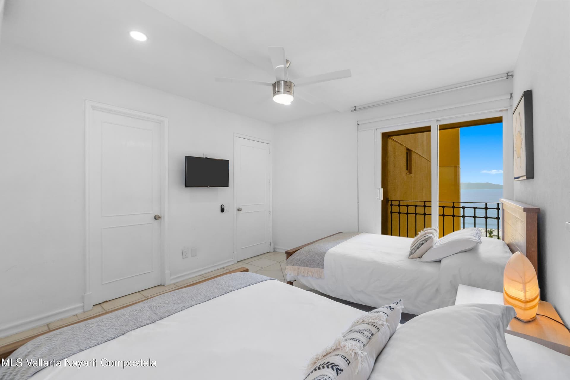 Bay View Grand 25
