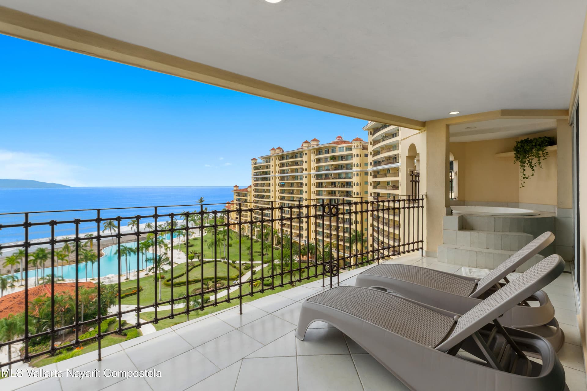 Bay View Grand 30
