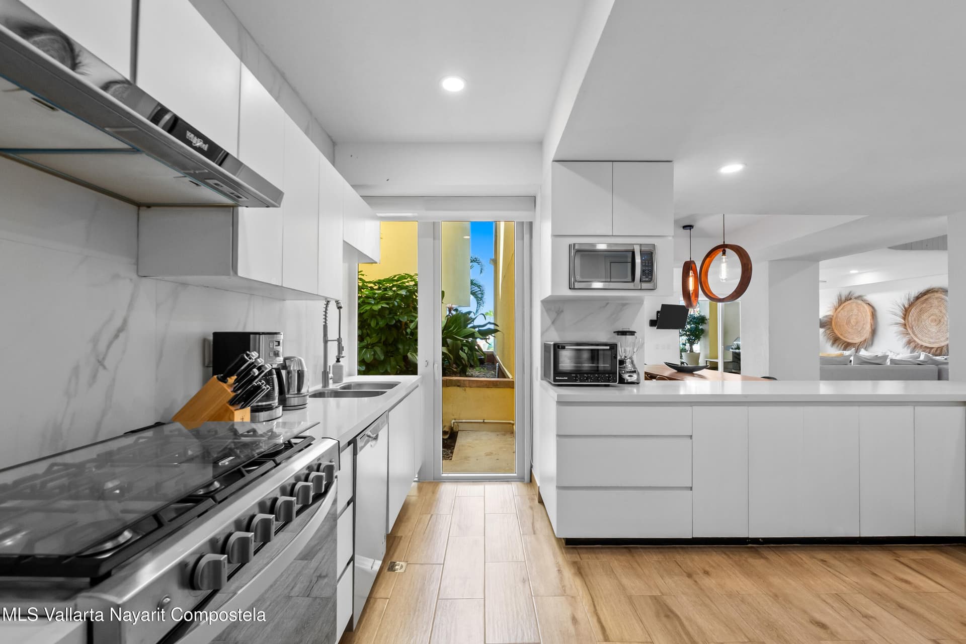 Bay View Grand 4