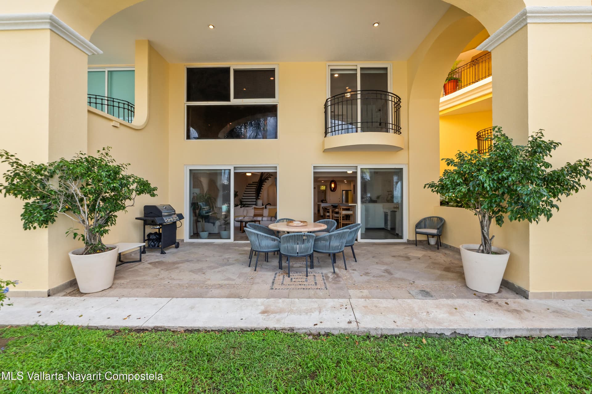 Bay View Grand 16