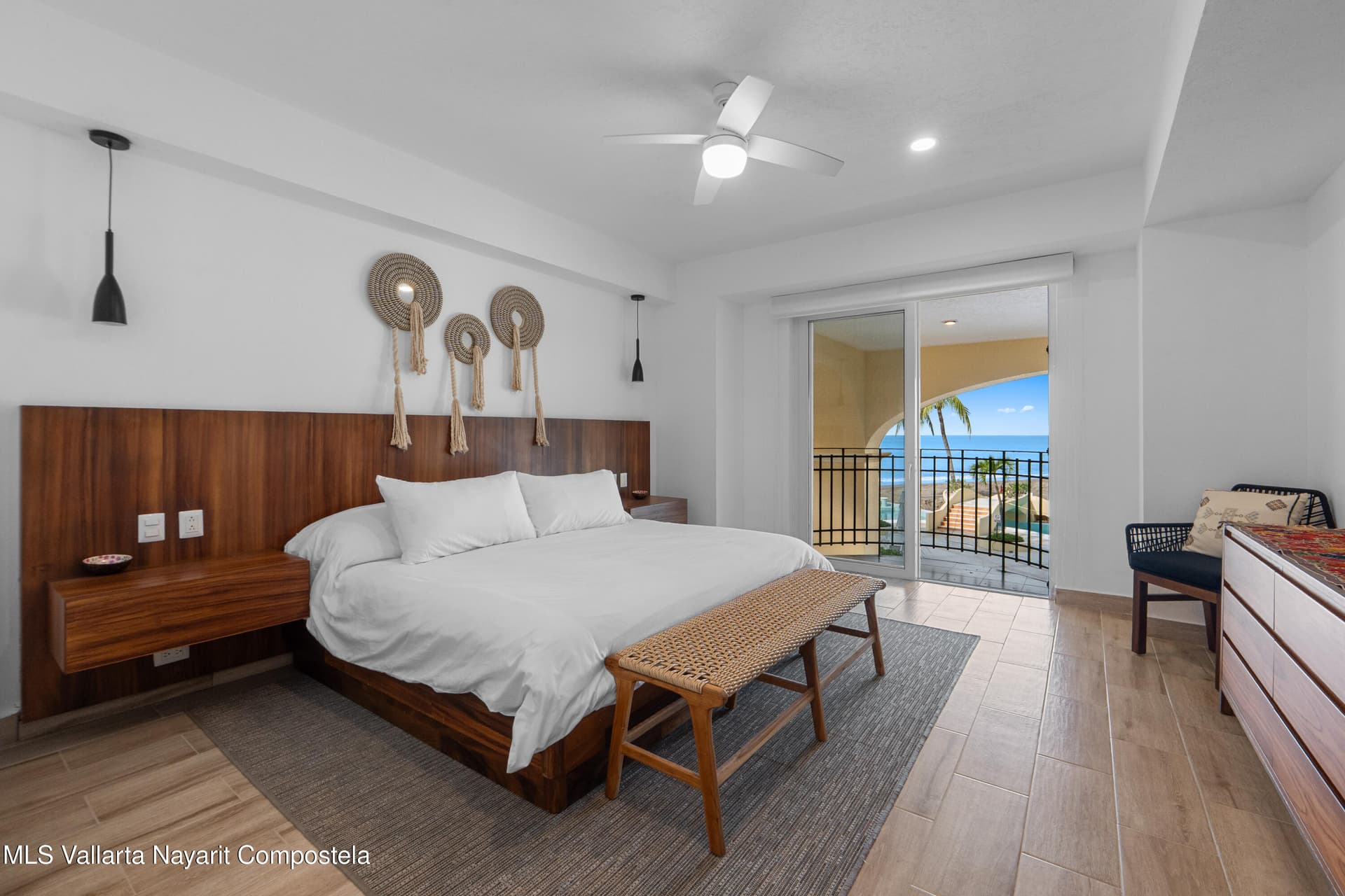 Bay View Grand 21