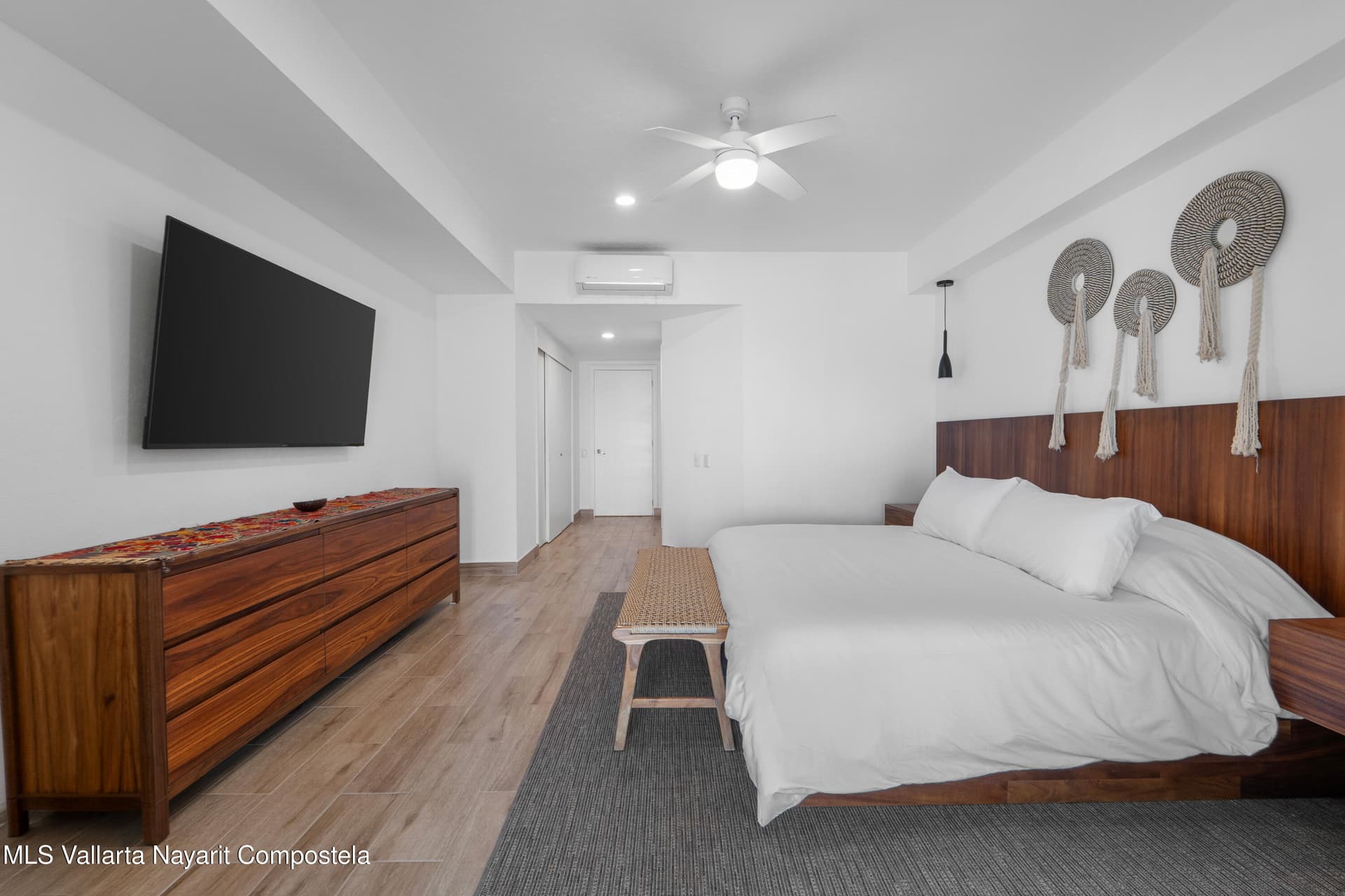 Bay View Grand 22