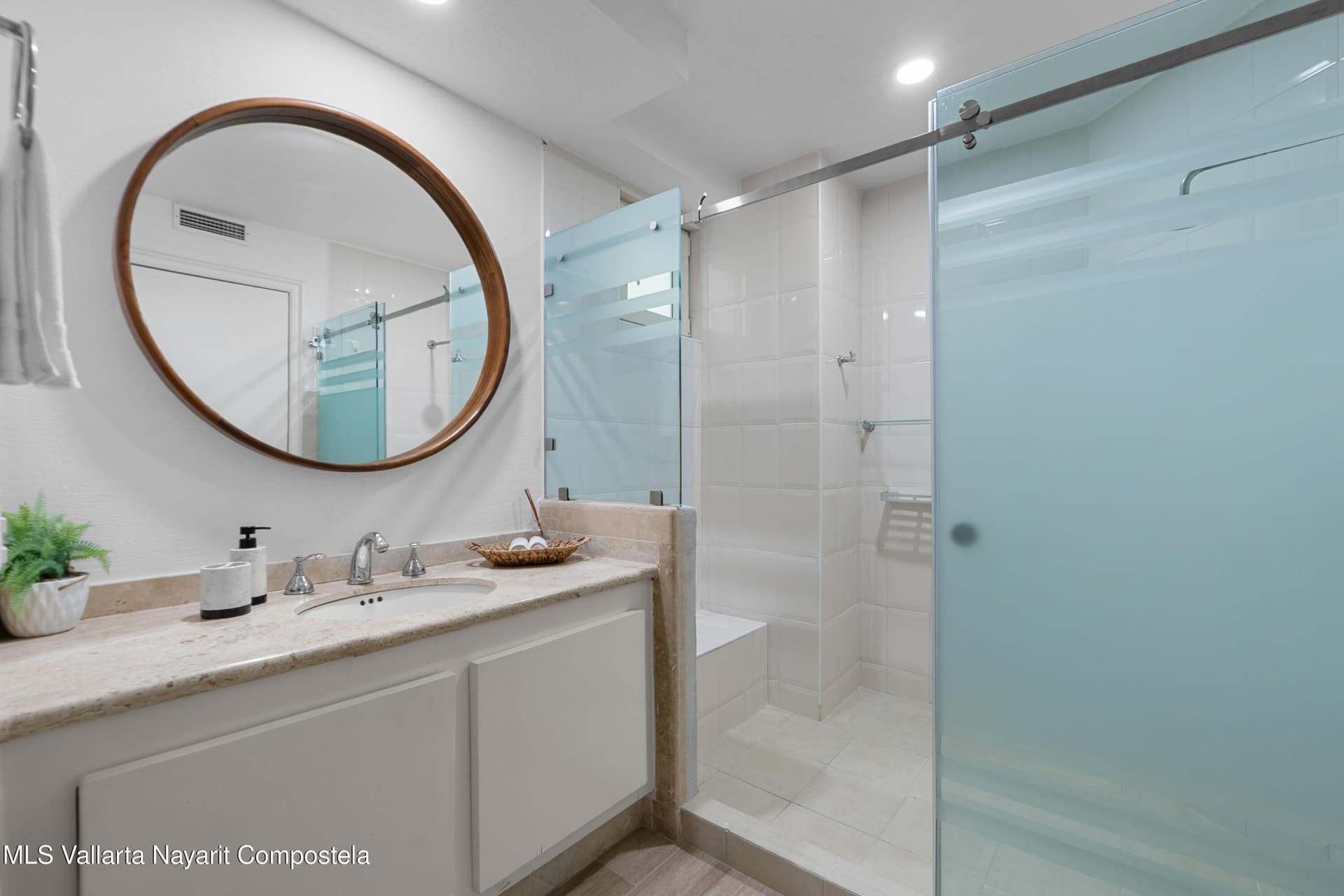 Bay View Grand 23