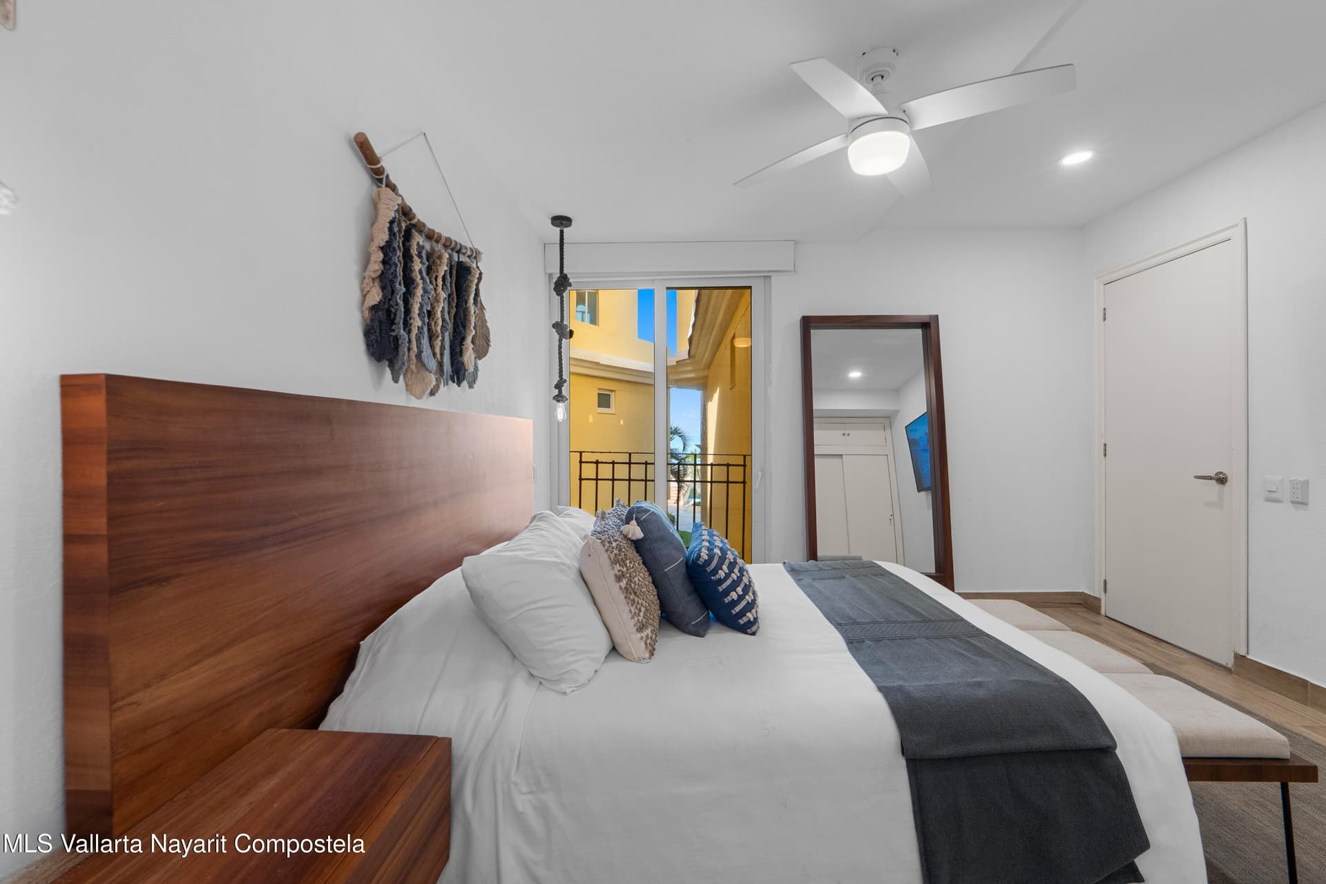 Bay View Grand 25