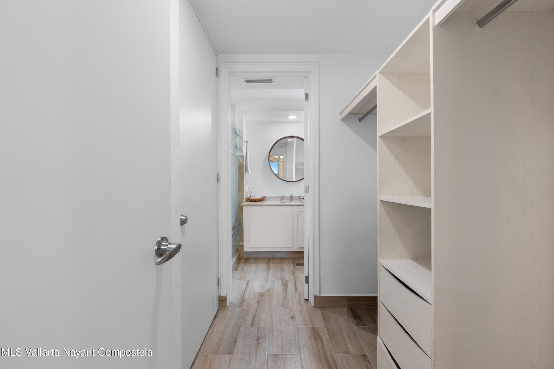 Bay View Grand 26