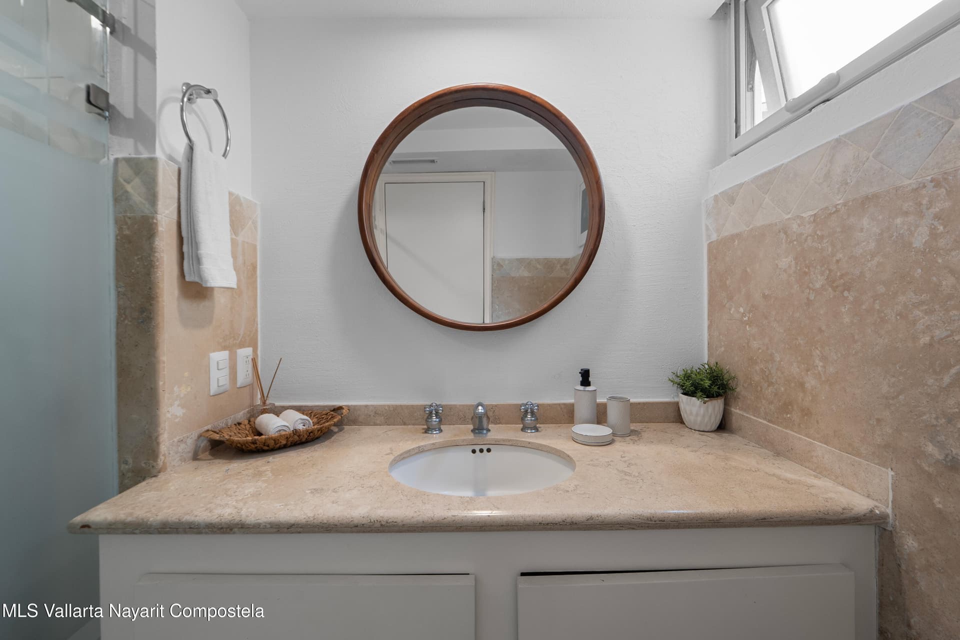 Bay View Grand 27