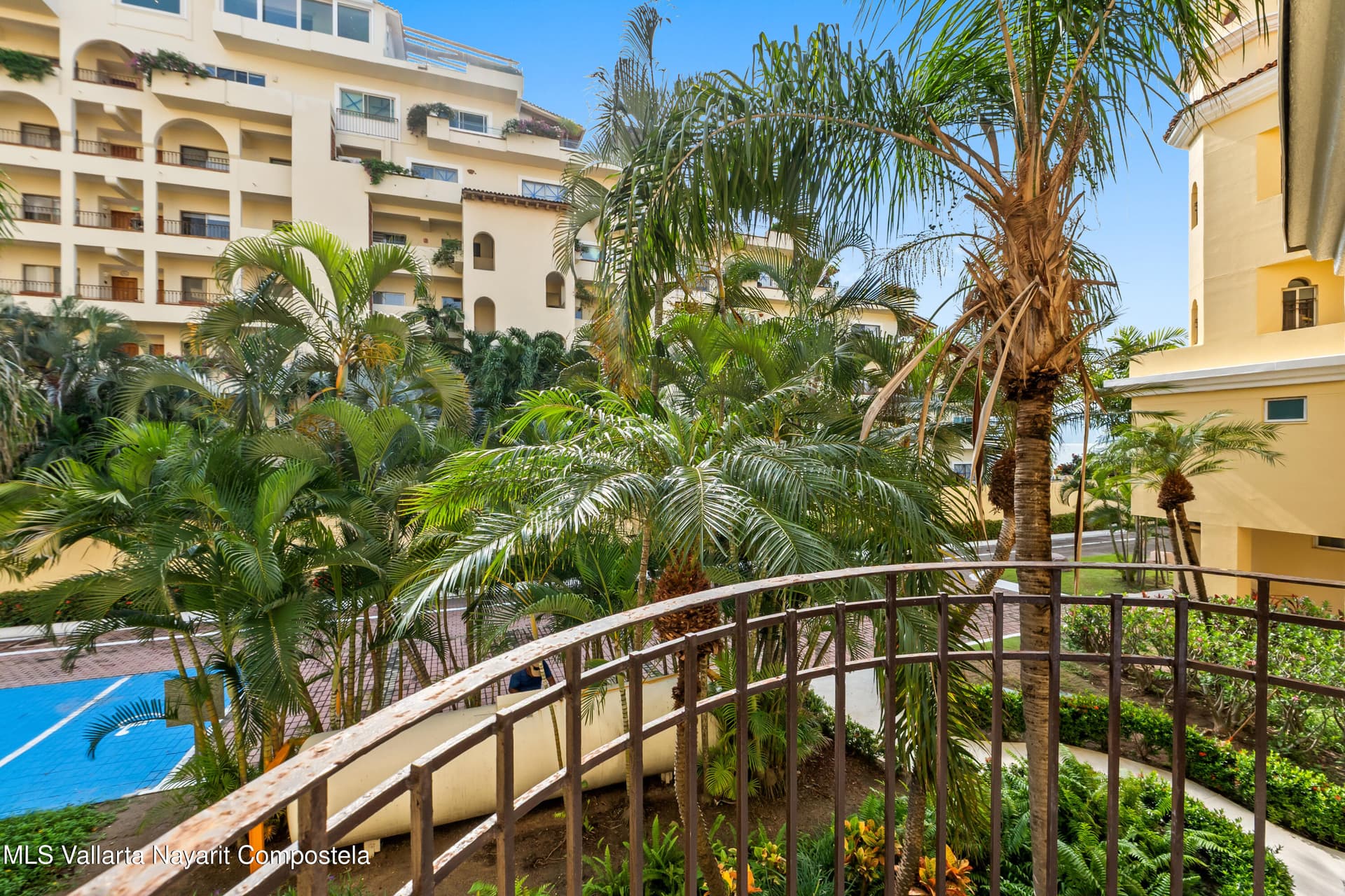 Bay View Grand 34
