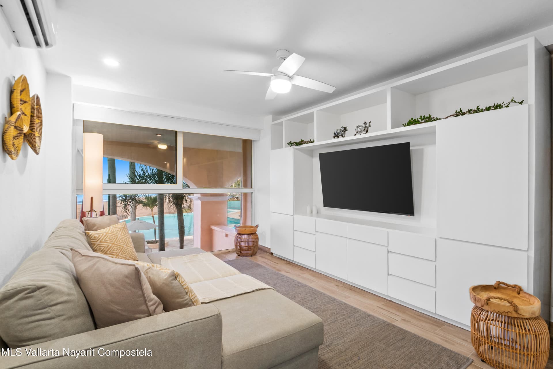 Bay View Grand 35